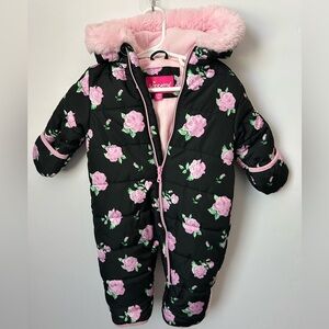 Wippette Black and Pink Rose Print Quilted Pram 6/9 months